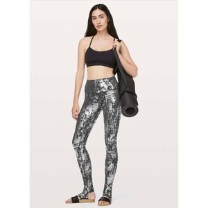 189-Lululemon-Moment To Movement Tight 28"-CrinkleHeatherBrindle High Shine Foil